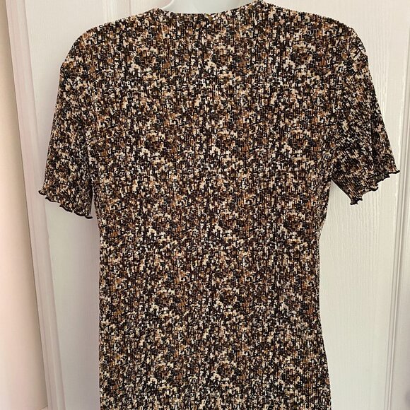 Loose fitting, light, summery, dressy, short sleeved top - Picture 2 of 12